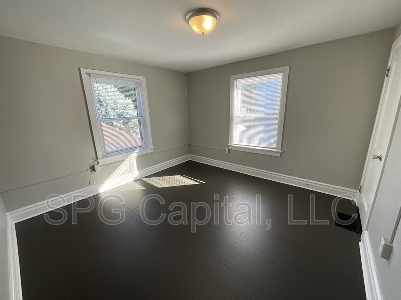 507 E Liberty St - Photo 7 of 12