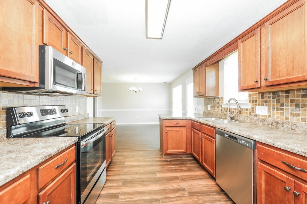 2805 Painted Pony Dr - Photo 5 of 17