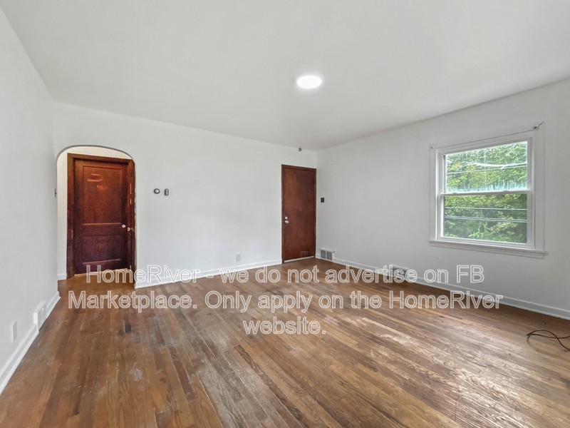 424 Zeigler Ave #2 - Photo 4 of 18