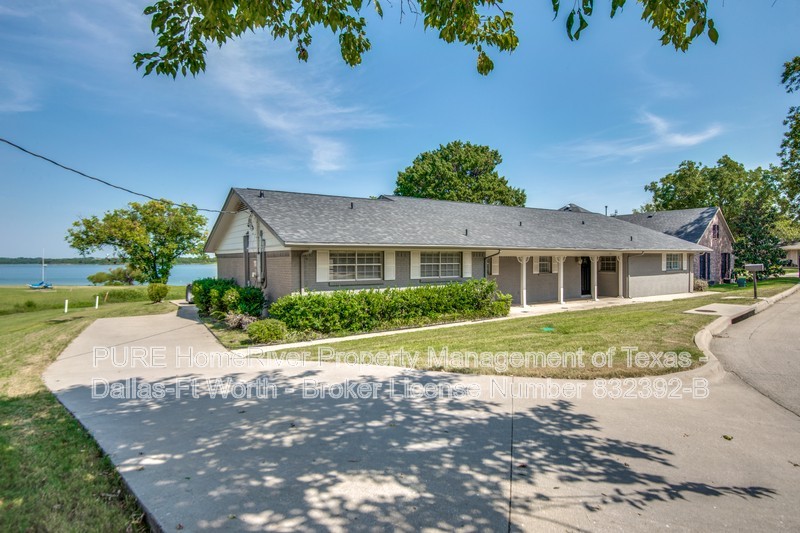 107 Lakeside Ln - Photo 2 of 24