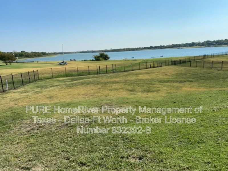 107 Lakeside Ln - Photo 4 of 24