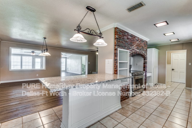 107 Lakeside Ln - Photo 6 of 24