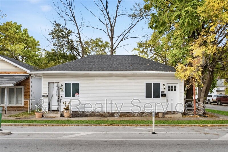 4328 E Michigan St