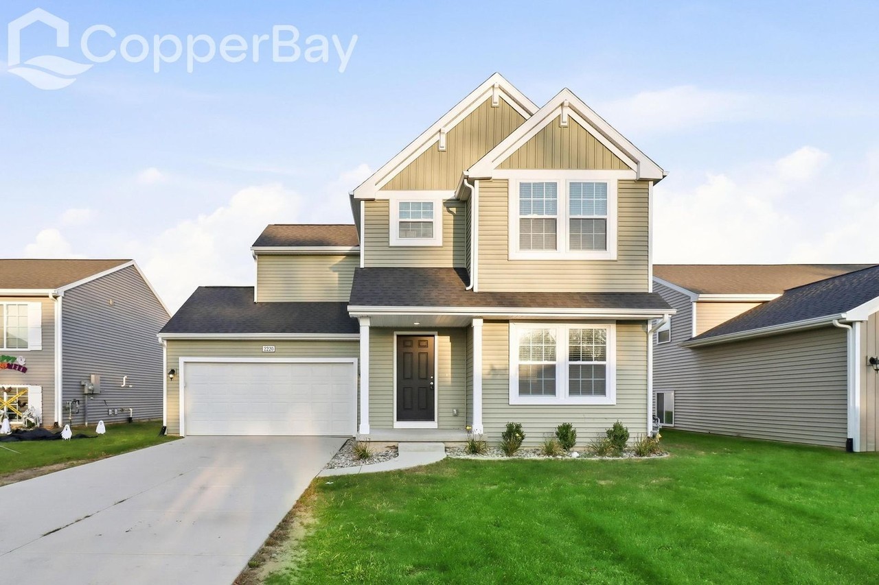 2220 Macatawa Ln