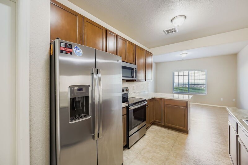 7575 Forest Meadows Ave - Photo 6 of 10
