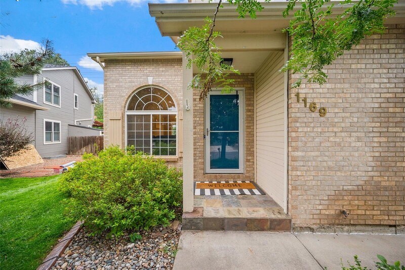 1169 Beacon Hill Way - Photo 3 of 25
