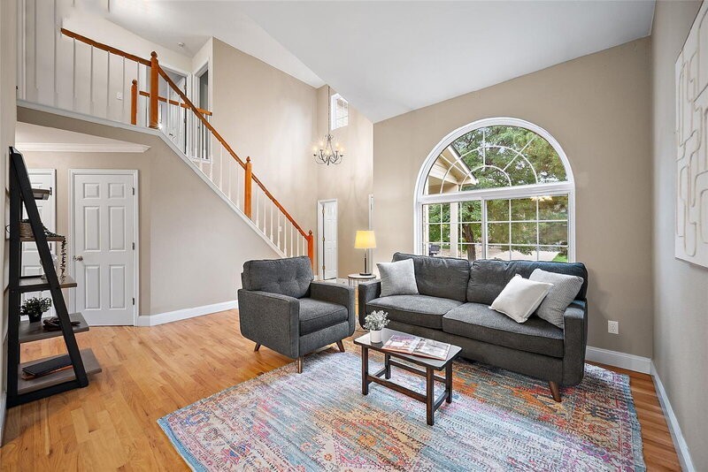 1169 Beacon Hill Way - Photo 4 of 25