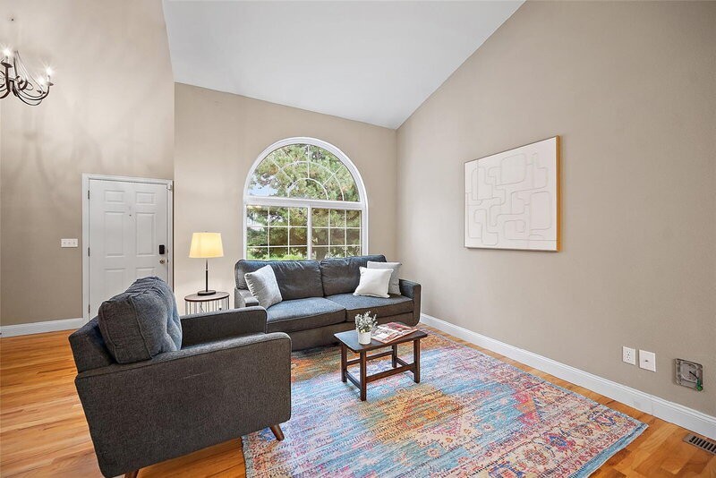 1169 Beacon Hill Way - Photo 5 of 25