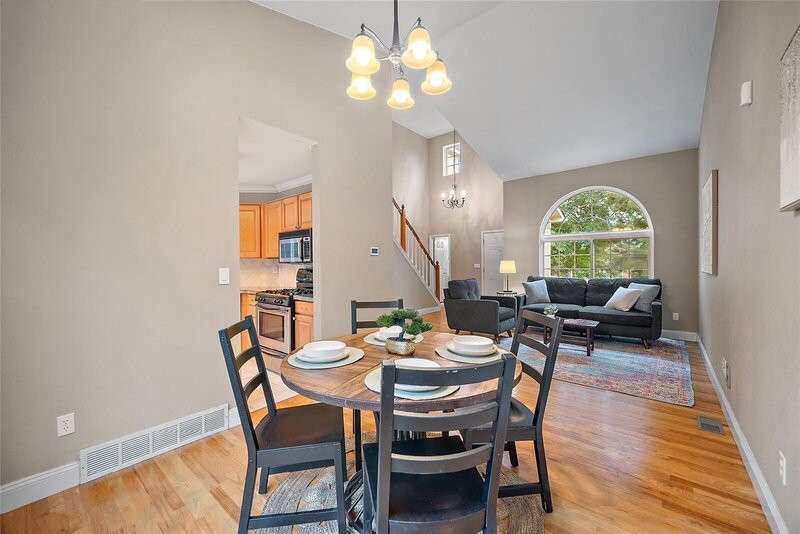 1169 Beacon Hill Way - Photo 7 of 25