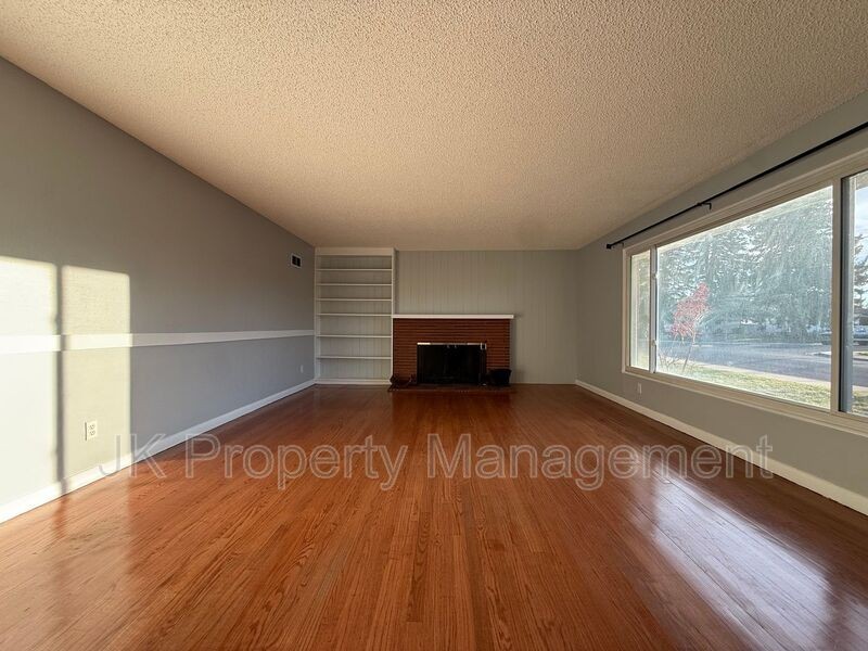 3401 3rd Ave S - Photo 4 of 39