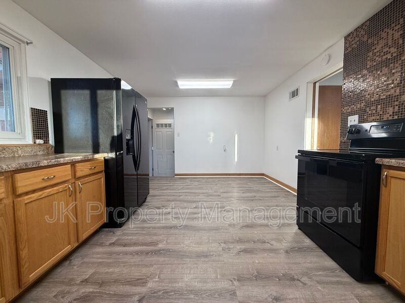 3401 3rd Ave S - Photo 7 of 39