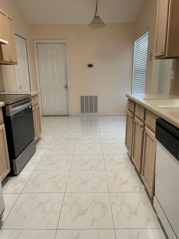 1444 Dog Fennel Ct - Photo 7 of 19