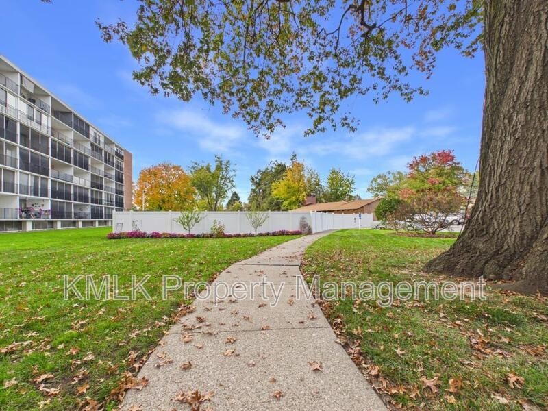 2331 E Market St #522 - Photo 4 of 23