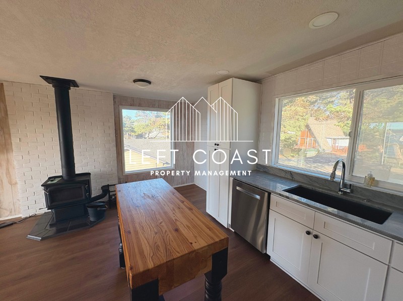 3849 Nw Lee Ave - Photo 5 of 17
