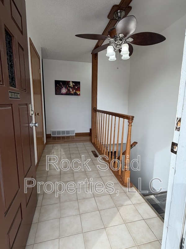 1012 Taft Ave - Photo 2 of 27