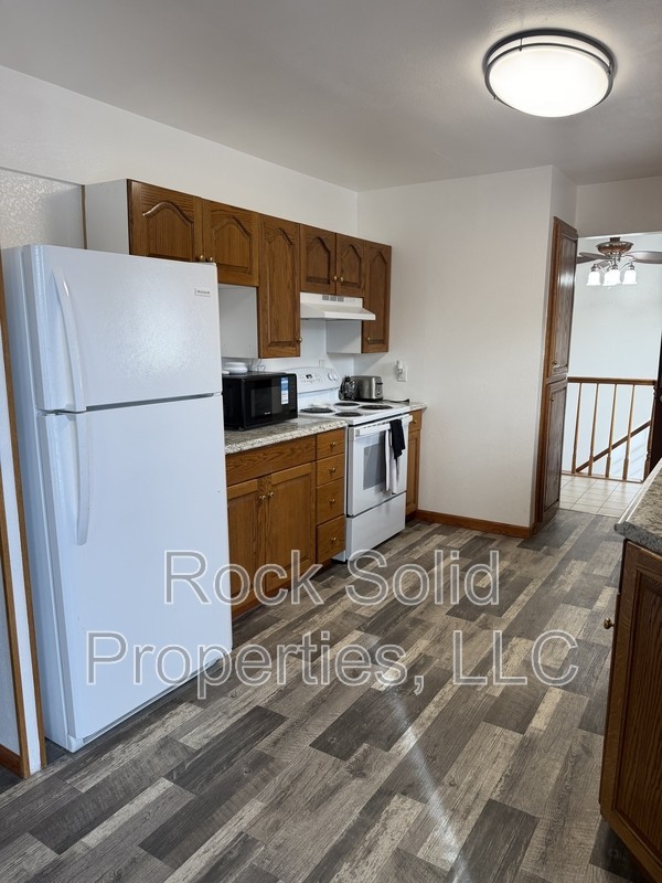 1012 Taft Ave - Photo 4 of 27
