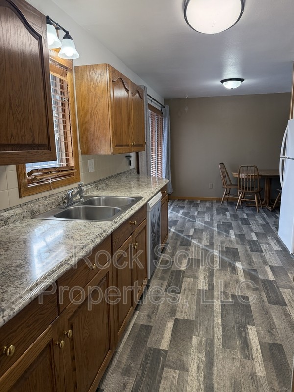 1012 Taft Ave - Photo 6 of 27