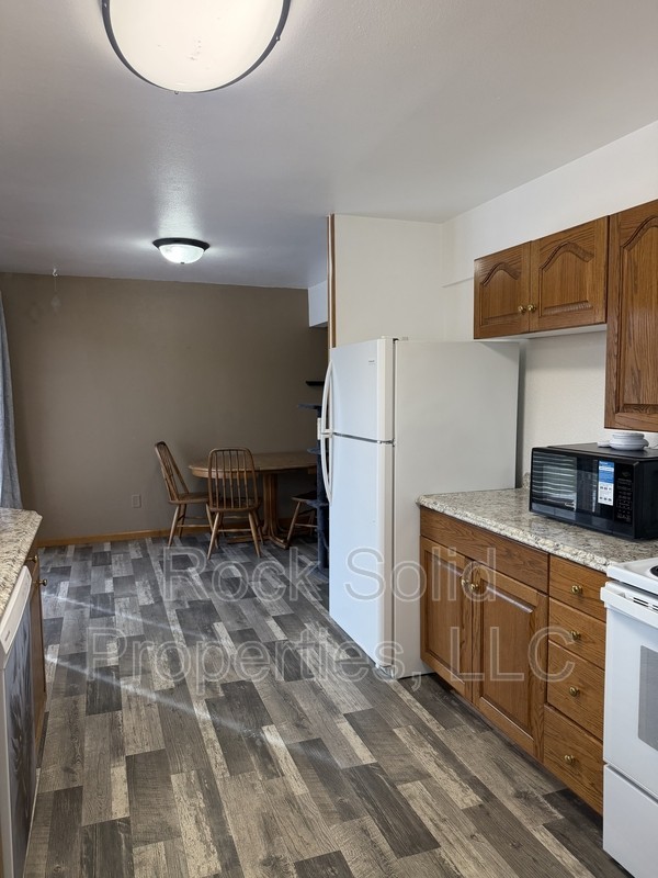 1012 Taft Ave - Photo 7 of 27