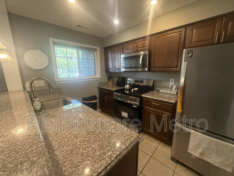 14233 Jib St - Photo 3 of 11