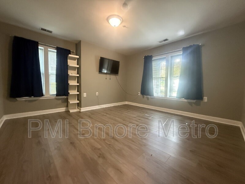 14233 Jib St - Photo 7 of 11
