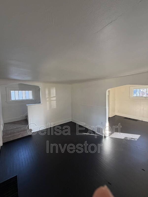 2047 Riedmiller Ave - Photo 2 of 11
