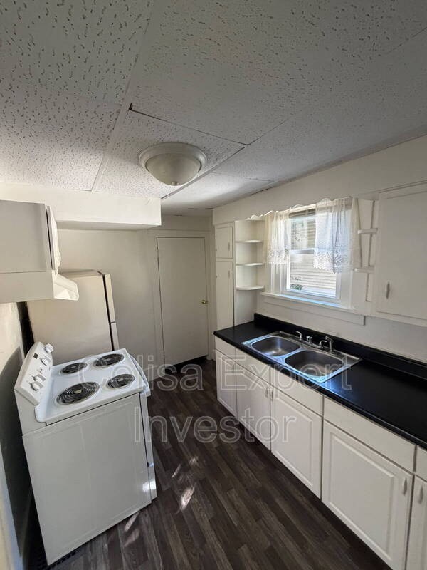 2047 Riedmiller Ave - Photo 5 of 11