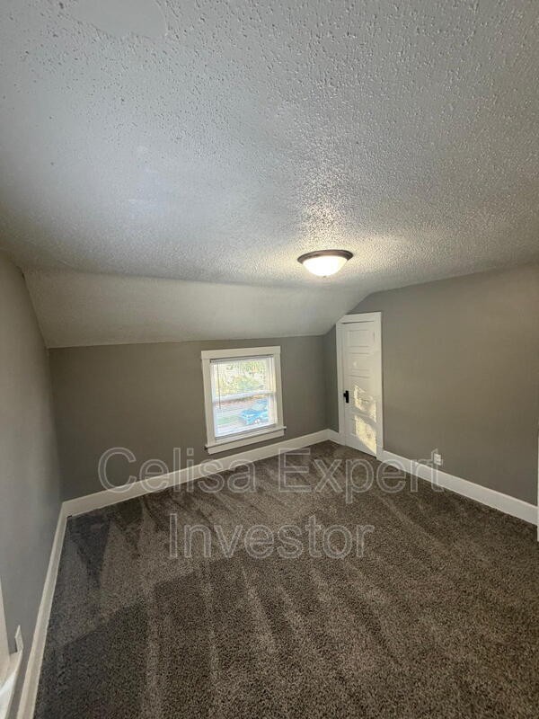454 Kinnaird Ave - Photo 6 of 9