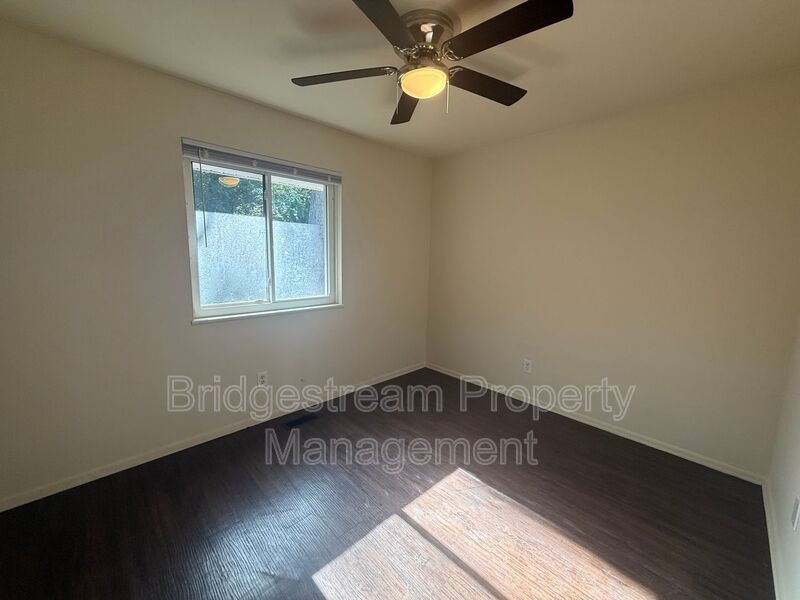 5124 Nebraska Ave - Photo 5 of 6