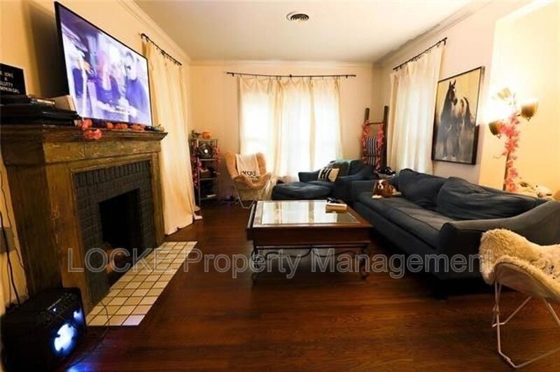 3249 Wabash Ave - Photo 3 of 15