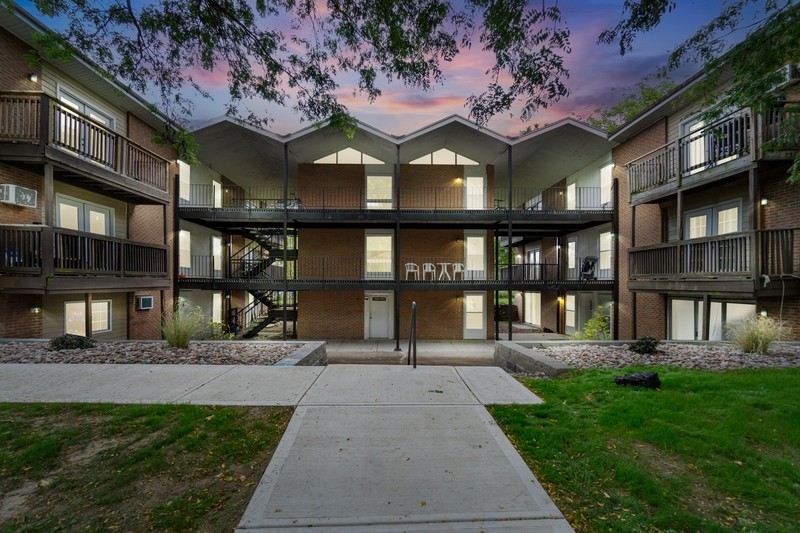 101 Waldorf Pkwy - Photo 3 of 10