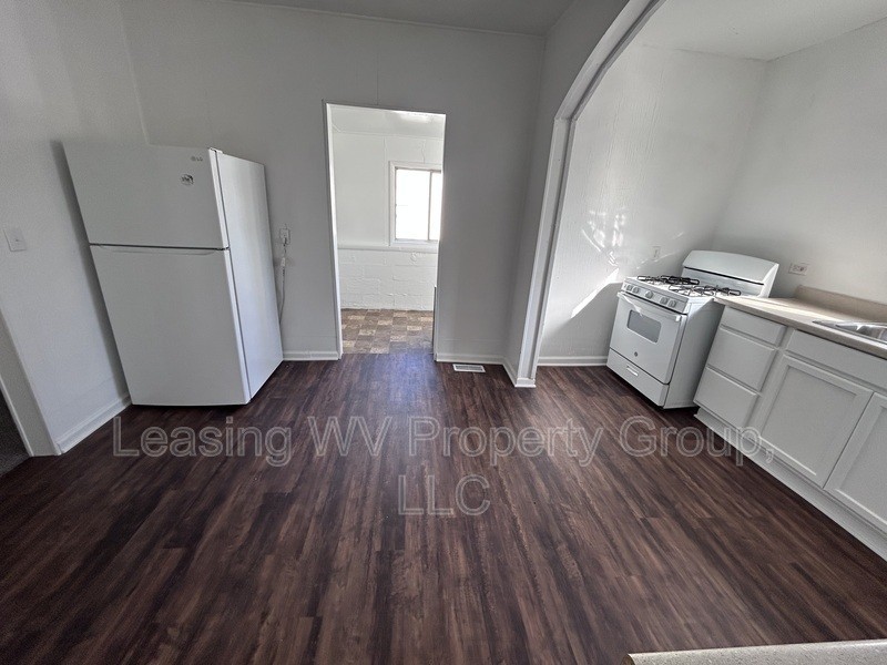 4508 Riverside Dr - Photo 3 of 10