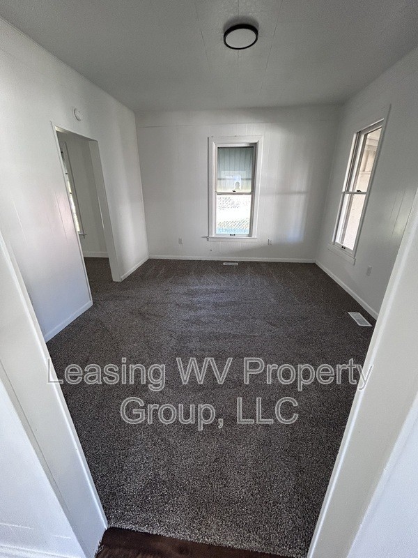 4508 Riverside Dr - Photo 4 of 10