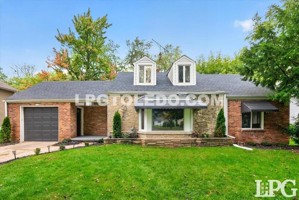 featured image of 2424 Lark Ave