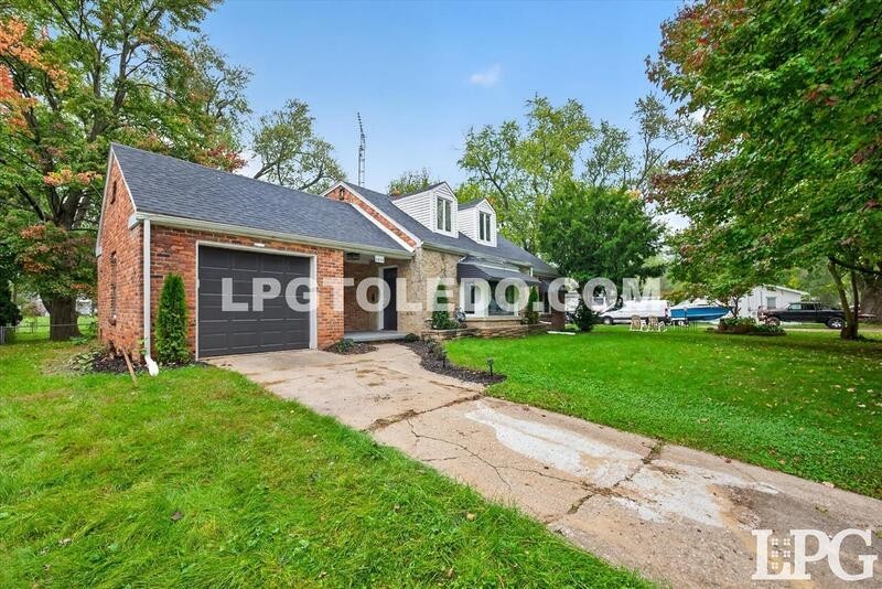 2424 Lark Ave - Photo 2 of 35