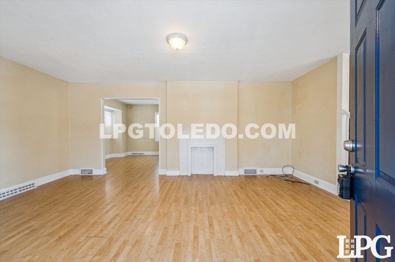 1730 Alvin St - Photo 2 of 20