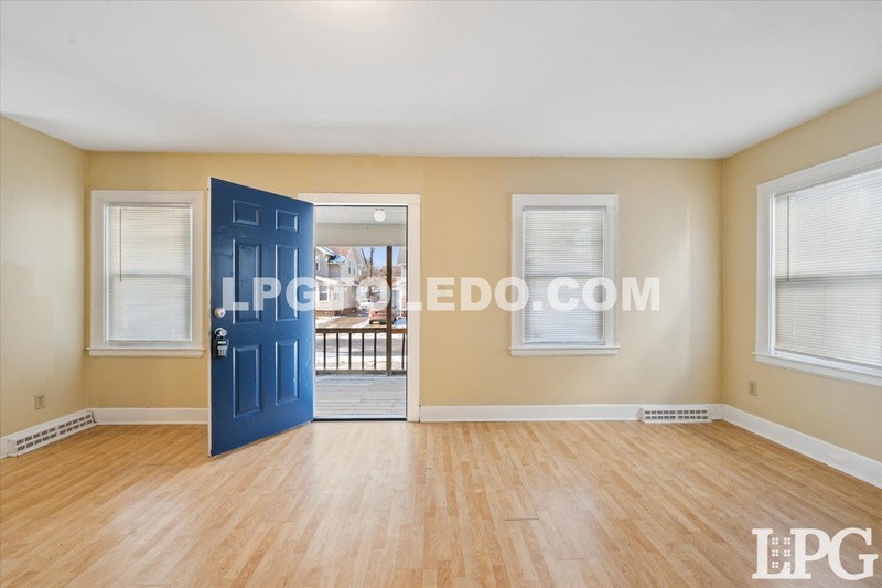 1730 Alvin St - Photo 3 of 20