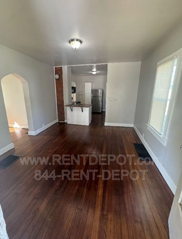 1303 S Harlan Ave - Photo 2 of 10