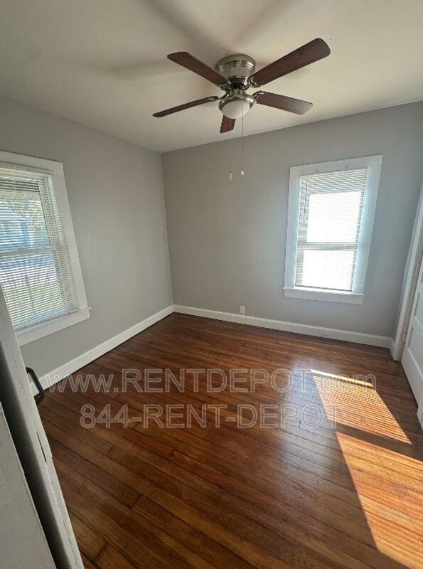 1303 S Harlan Ave - Photo 3 of 10