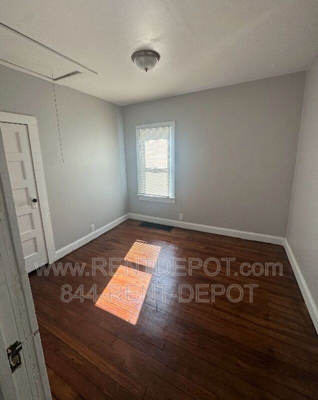 1303 S Harlan Ave - Photo 5 of 10