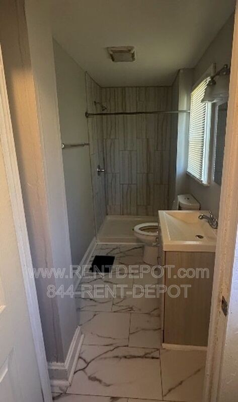 1303 S Harlan Ave - Photo 6 of 10