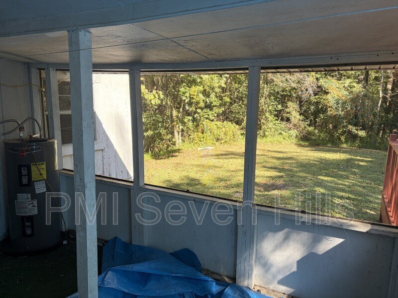 521 S Main St - Photo 7 of 17