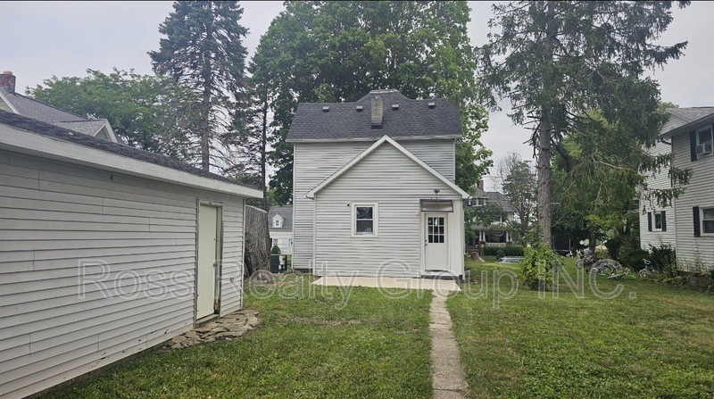 64 Marvin Ave - Photo 4 of 16