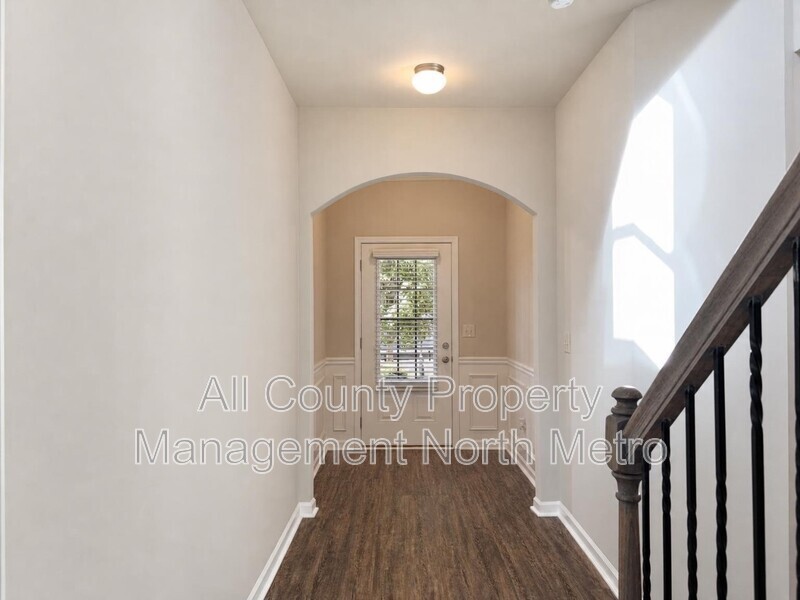 5636 Apple Grove Rd - Photo 3 of 31