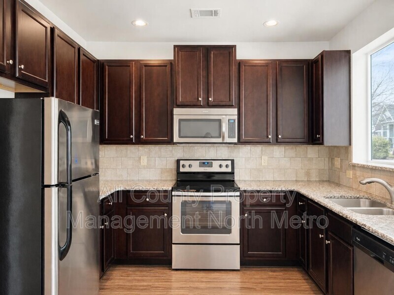 5636 Apple Grove Rd - Photo 7 of 31