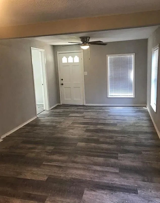 312 W Munson St - Photo 2 of 12