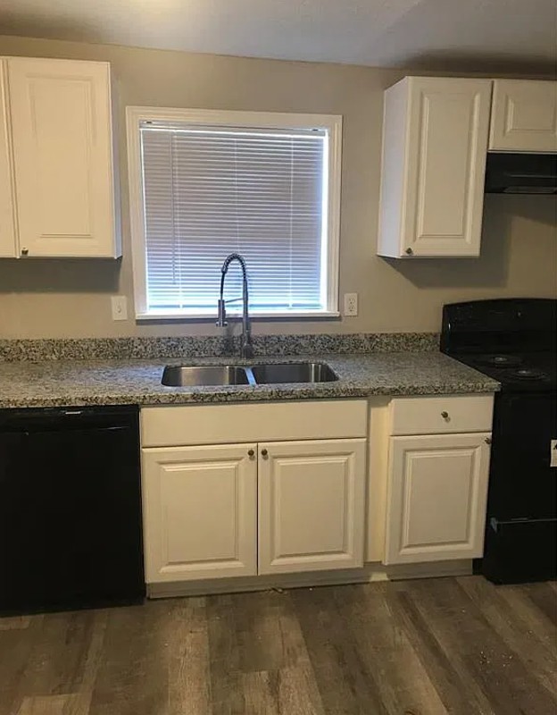 312 W Munson St - Photo 5 of 12