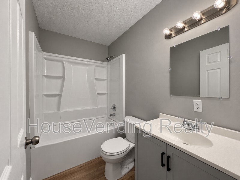 108 James Ave - Photo 6 of 12