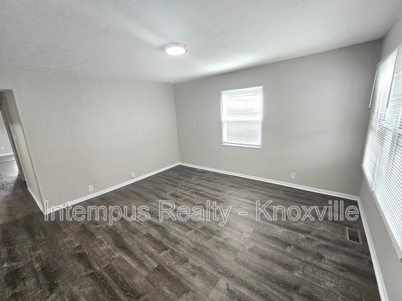 206 Cedar Ave - Photo 4 of 30