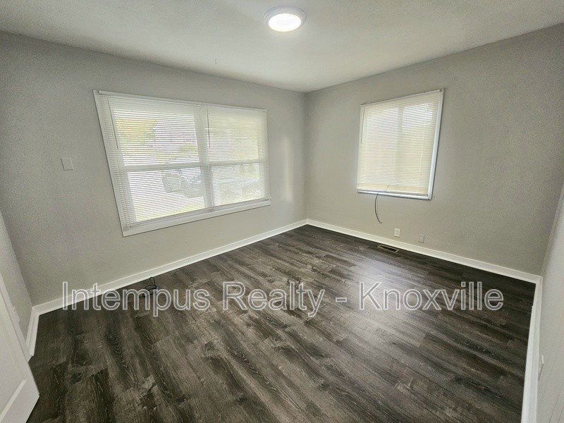206 Cedar Ave - Photo 5 of 30