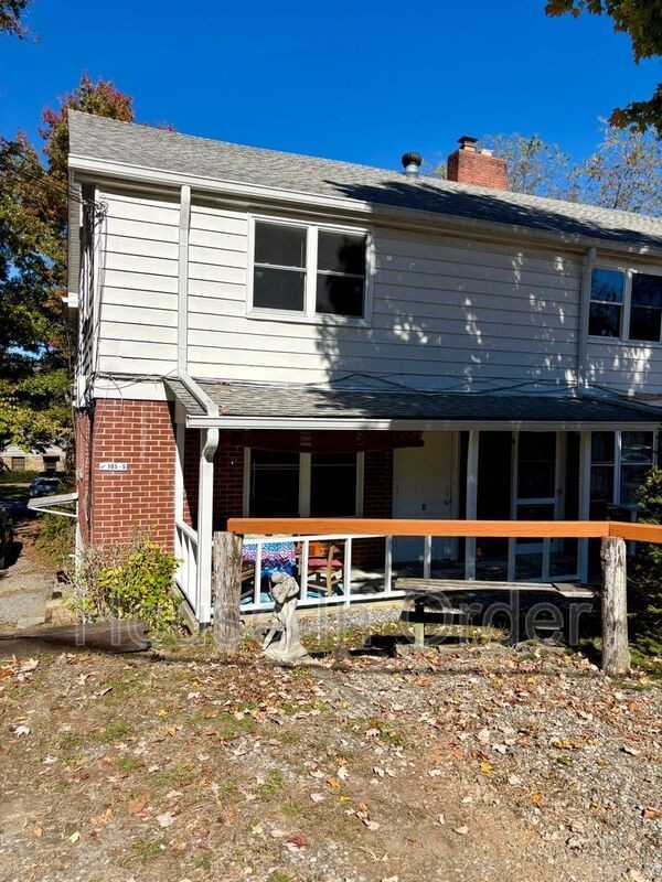 105 Lakewood Dr #4 - Photo 3 of 22